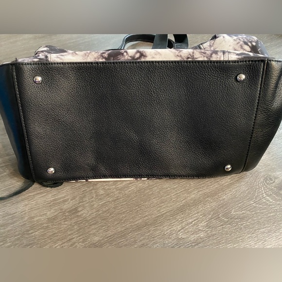 Aimee Kestenberg Lighten Up Vanilla Black/White Tie Dye Nylon Tote purse - Picture 8 of 9